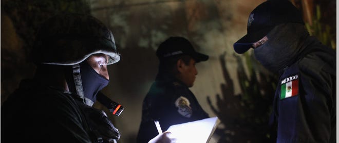 El ex subsecretario de la Defensa Nacional y un general del ejército fueron detenidos
